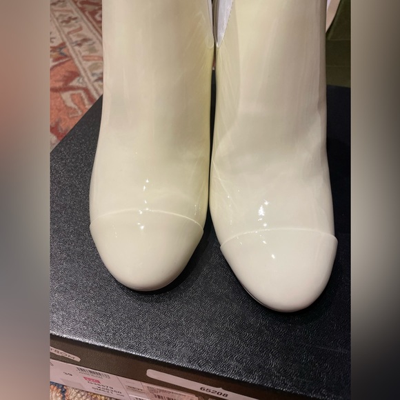 ❌SOLD OUT❌Chanel Cream Booties size 39 - Picture 3 of 11